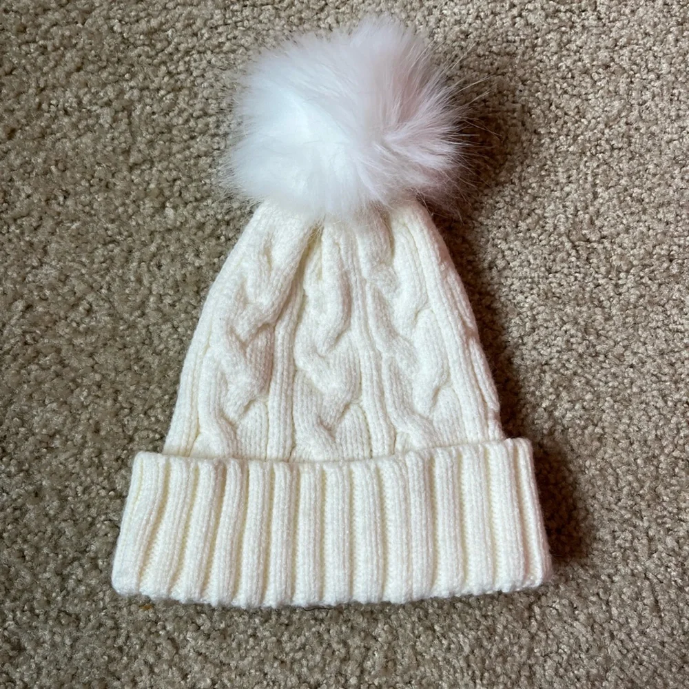 NWOT - Cable Knit Beanie Hat with Pom Pom - white